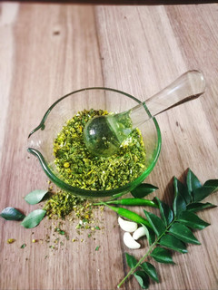 A picture of Dry curry patta chutney.