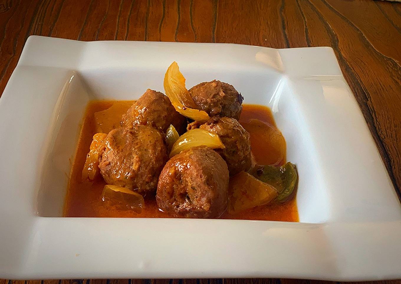 Curry rojo de albóndigas