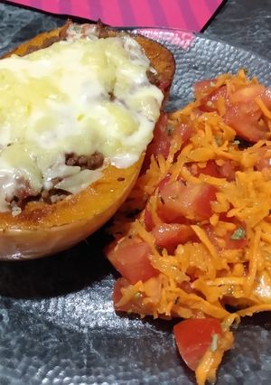 Una foto de Zapallitos rellenos con ensalada