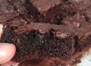 Foto resep Chewy Fudgy Shiny Brownies Takaran Sdm