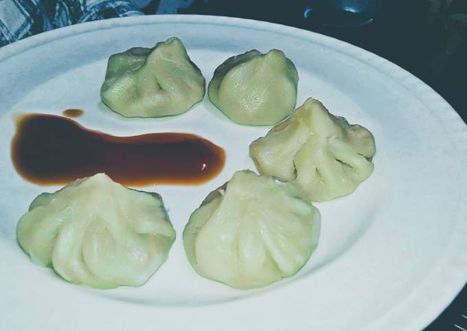 Vegan cheesy momo