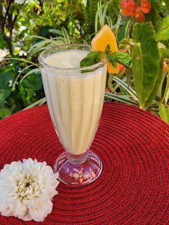 Una foto de Smoothie de melón y albahaca