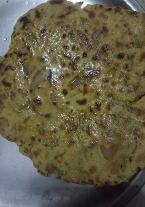 A picture of Missi roti.