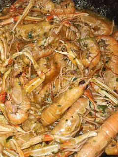 Una foto de Cigalas en salsa marinera picantita