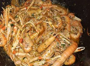 Una foto de Cigalas en salsa marinera picantita
