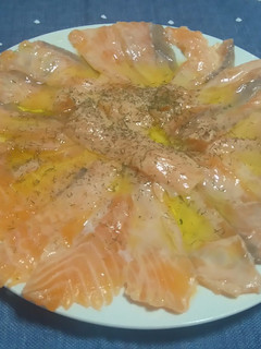 Una foto de 🍣Carpaccio de Salmón Fresco