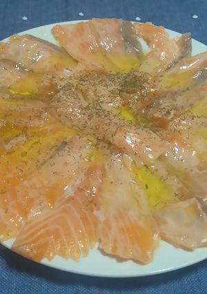 Una foto de 🍣Carpaccio de Salmón Fresco
