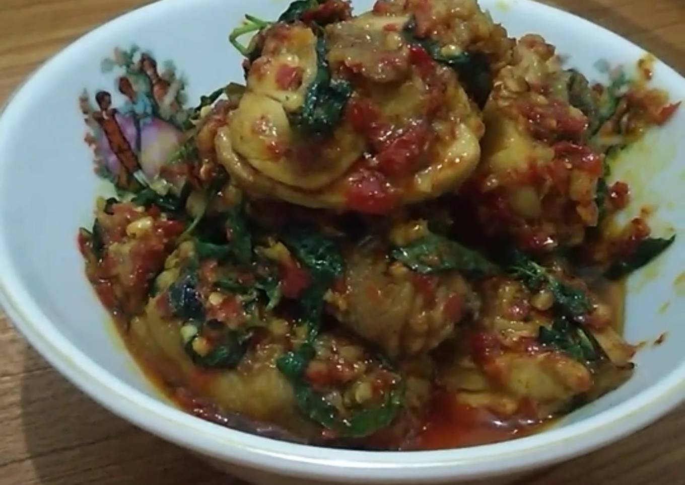 Bagaimana Membuat Ayam rica rica kemangi, Enak