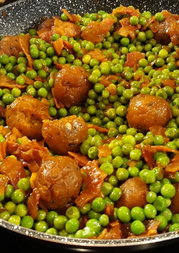 Una foto de Guisantes con albóndigas de atún