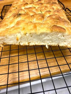 Ropogós focaccia recept fotója