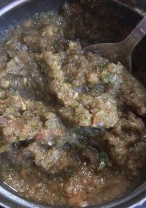 A picture of Dhaniya chutney.
