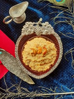 અકરાવડીસલ (સ્વીટ પોન્ગલ) Akkaravadisal recipe in Gujarati) રેસીપી મુખ્ય ફોટો