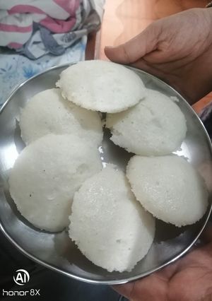 इडली (idli recipe in Hindi) रेसिपी मुख्य फोटो