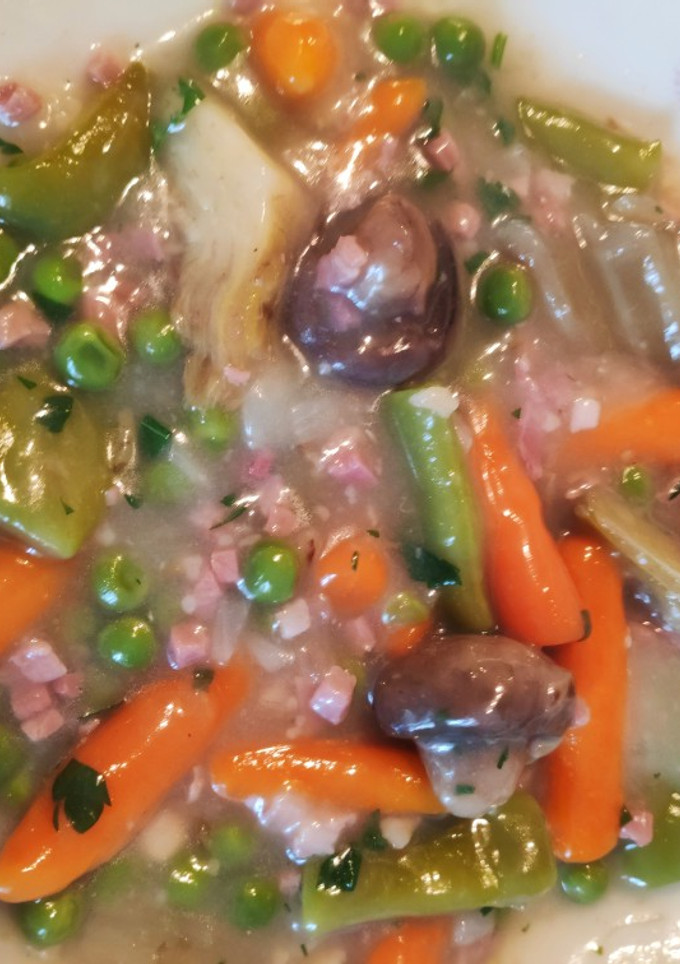 Una foto de Menestra congelada de verduras en salsa verde con jamón