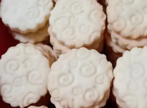 Una foto de Alfajores masa sable