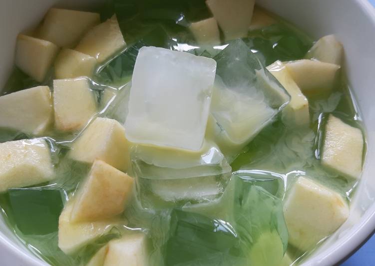 Es Apel Agar-Agar dengan Sirup Pandan Home Made dan Susu