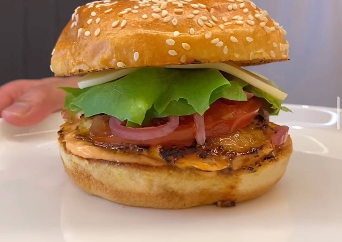 Healthy & juicy chicken burger