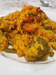 Una foto de Paella con verduras