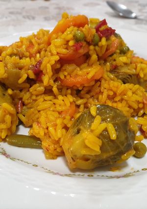 Una foto de Paella con verduras