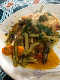Una foto de Pescado y verduras