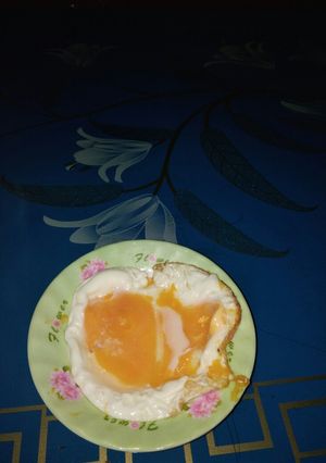 Hình của món Hột gà ốp la ăn bánh mì.