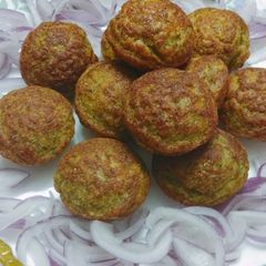 A picture of Dal Vada.