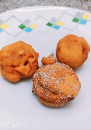 Una foto de • Buñuelos de banana~ 🍌