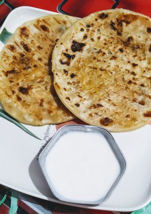 আলুর পরোটা রেসিপির প্রধান ছবি