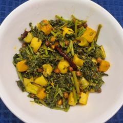 A picture of Notey Shaak Ghonto (Green Amaranth and Mixed Vegetables Curry).