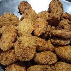 A picture of Thekuwa... Khajur... Mainly made in chat puja.. made by my sis.