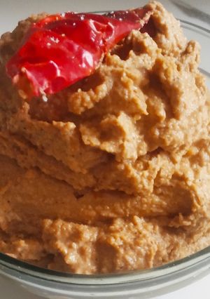 A picture of Peanut chutney.