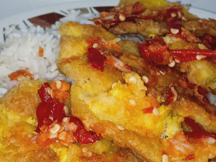 Bagaimana Membuat Telur Krispi Geprek Anti Gagal