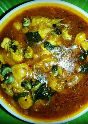 A picture of Yellow soup assorted.