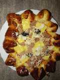 Pizza avec bords farcis