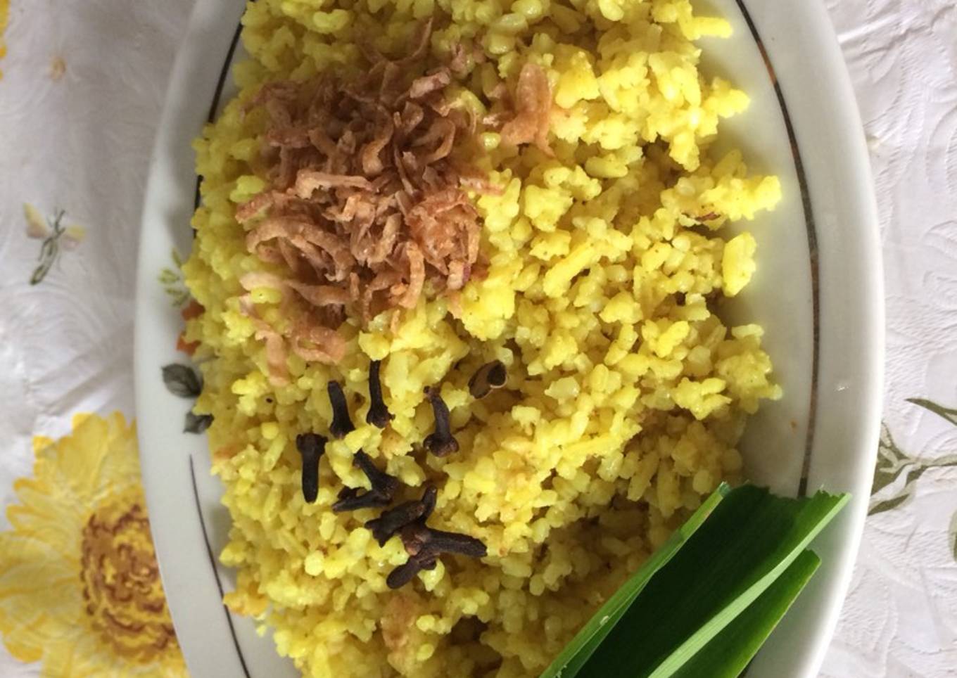 Nasi kuning rempah