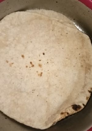 আটার রুটি (atta roti recipe in Bengali) রেসিপির প্রধান ছবি
