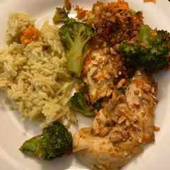 A picture of One Pan Peanut Chicken.