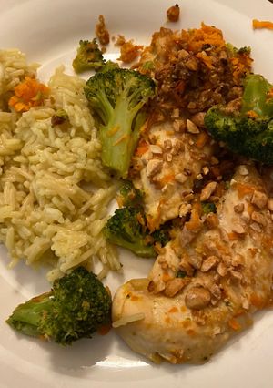 A picture of One Pan Peanut Chicken.