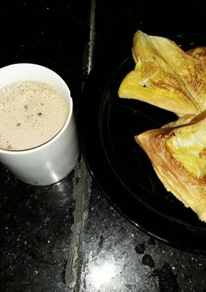 A picture of Toast bread and tea.