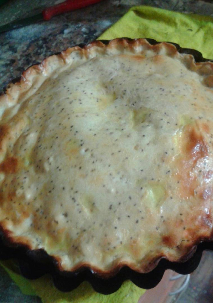 Una foto de Tarta de pollo con masa casera
