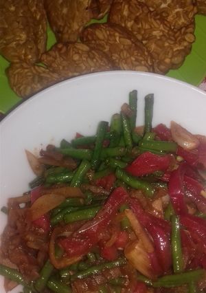Foto resep Tumis naga panjang (kulit buah naga dan kacang panjang)
