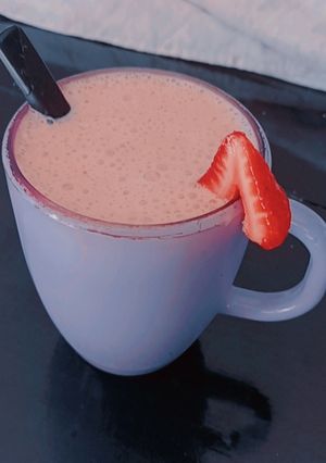 Una foto de Licuado de frutilla con leche
