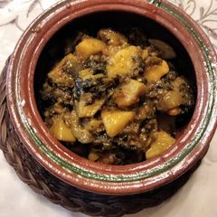 A picture of Aloo Methi.