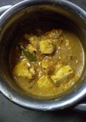 A picture of Paneer masala.