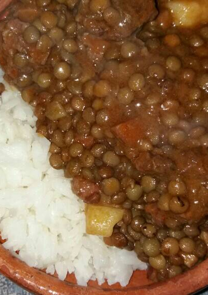 Una foto de Lentejas con chorizo y arroz