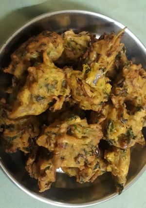 कुरकुरीत कोबी भजी रेसिपी चे मुख्य फोटो 