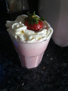 Una foto de Batido de fresa con nata sin pepitas