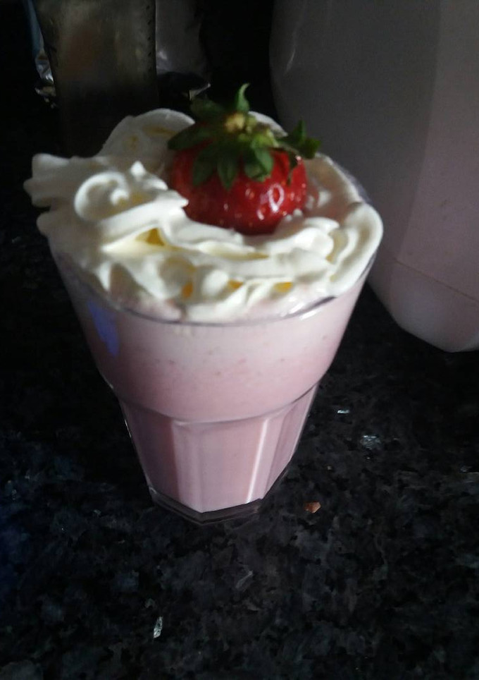 Una foto de Batido de fresa con nata sin pepitas