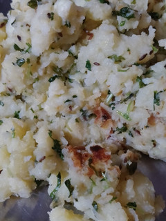 फलाहारी आलू (falahari aloo recipe in Hindi) रेसिपी मुख्य फोटो