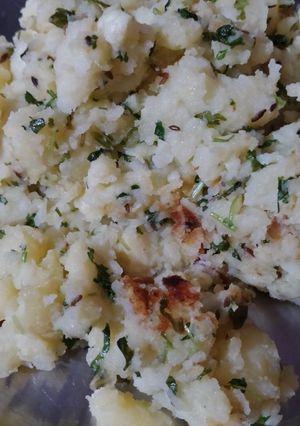 फलाहारी आलू (falahari aloo recipe in Hindi) रेसिपी मुख्य फोटो